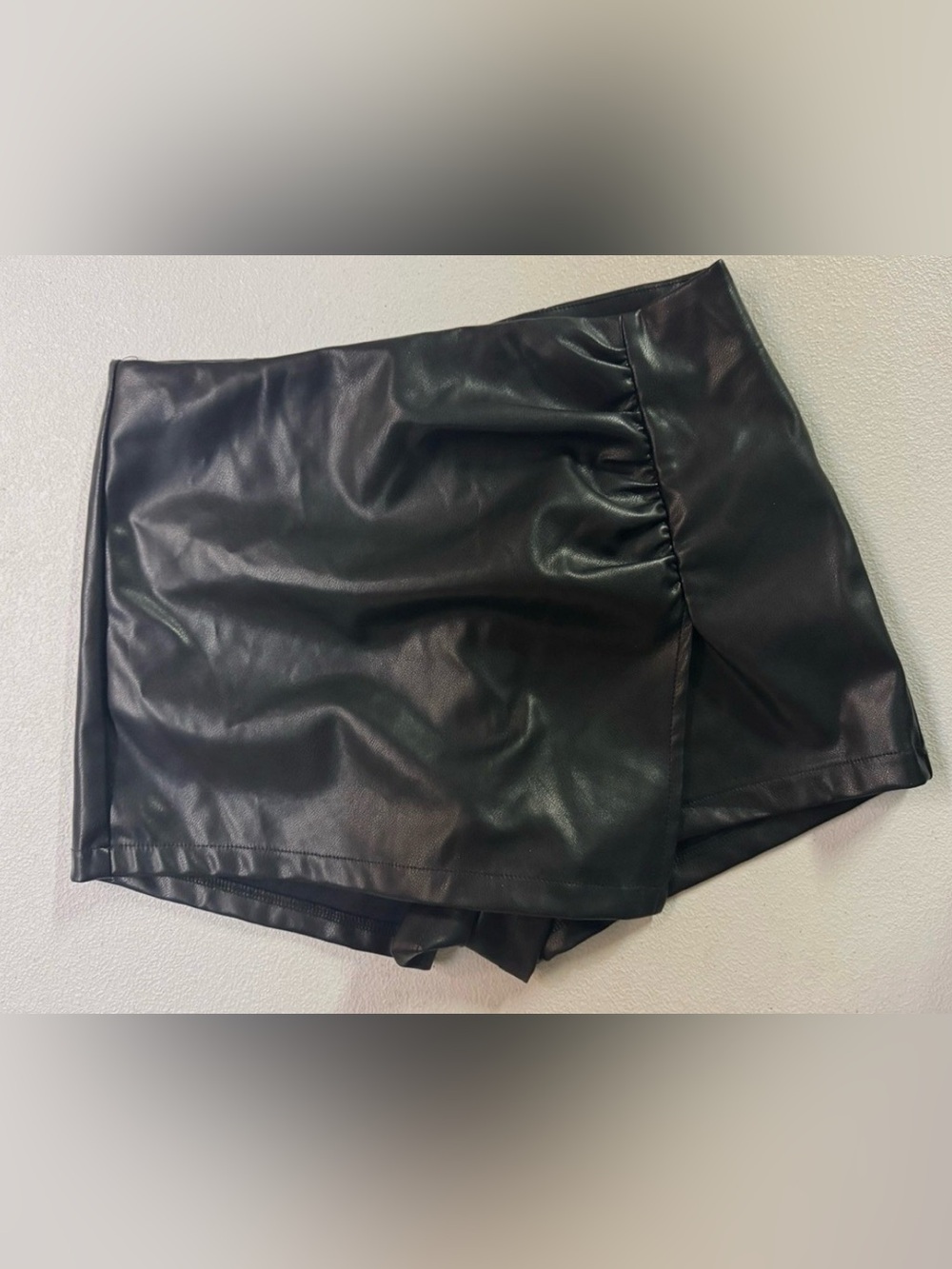 Windsor Black Faux Leather Skort Womens Small Ruched Asymmetric Mini Short